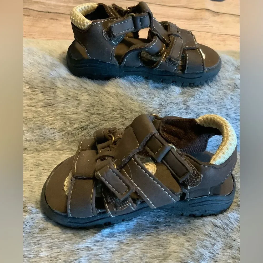 Kids Brown Fishermen Sandals Size 4